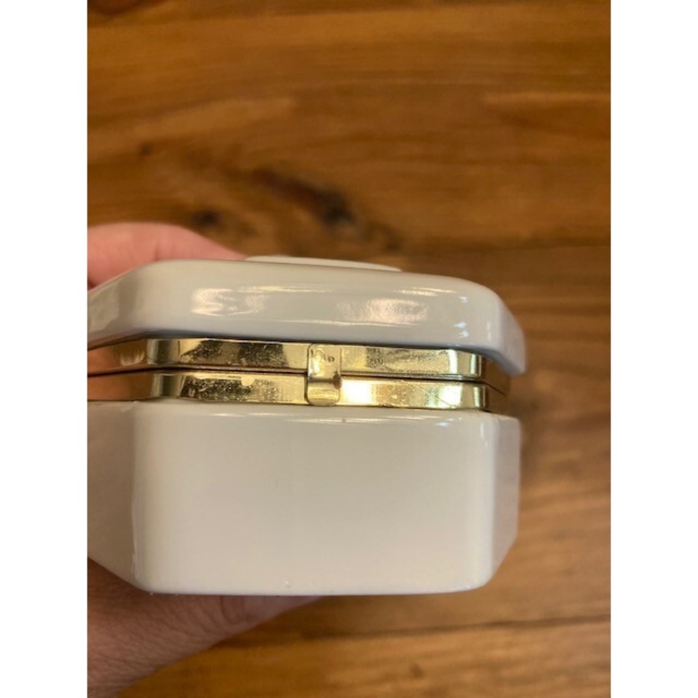 Vtg Sand Dollar White Porcelain 3.5 inch Trinket Box Jewelry Box Hinge Gold Trim - Picture 8 of 9